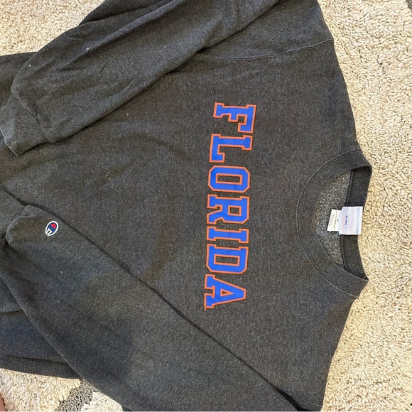 University of Florida (UF) Women’s Gray Sweatshirt - Picture 6 of 9